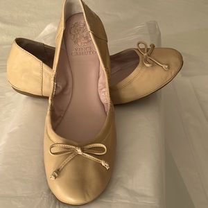 Vince Camaro light beige leather flats